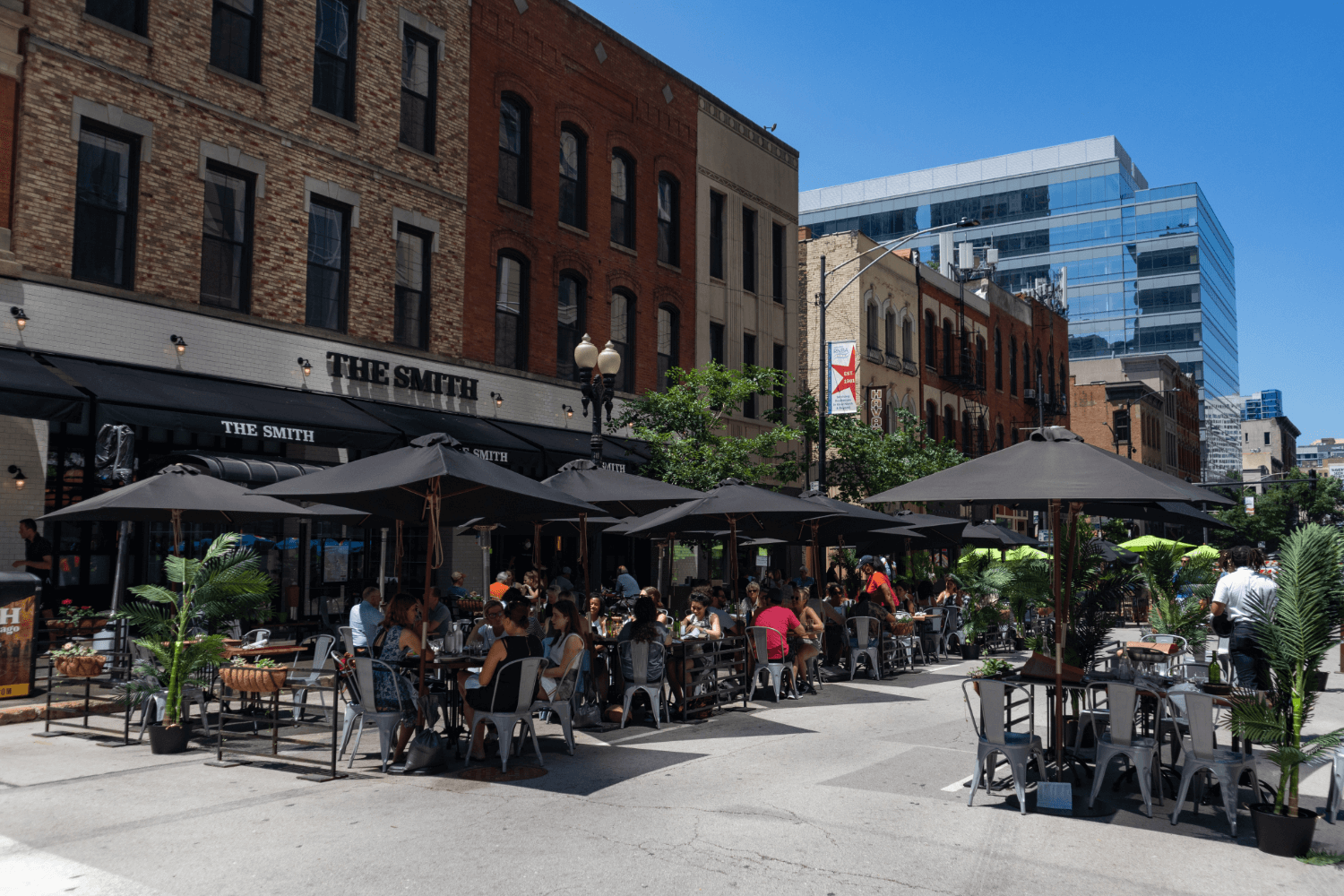 Chicago, IL: Historic Dining Meets Cutting-Edge Concepts