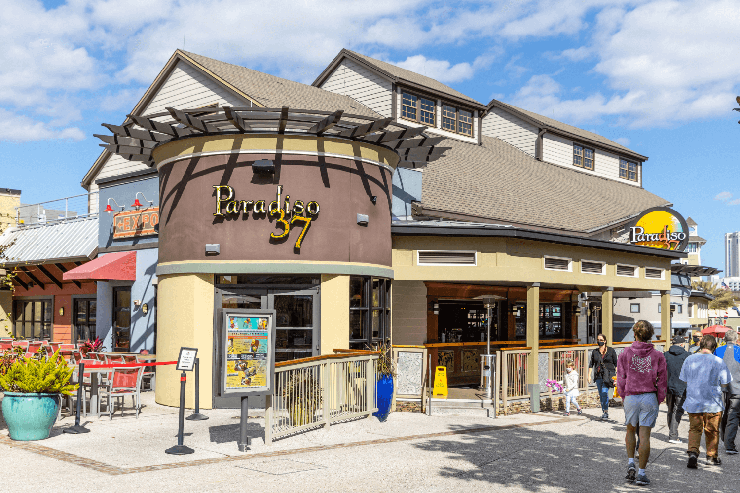 Orlando, FL: Tourist-Driven Demand and Diverse Palates